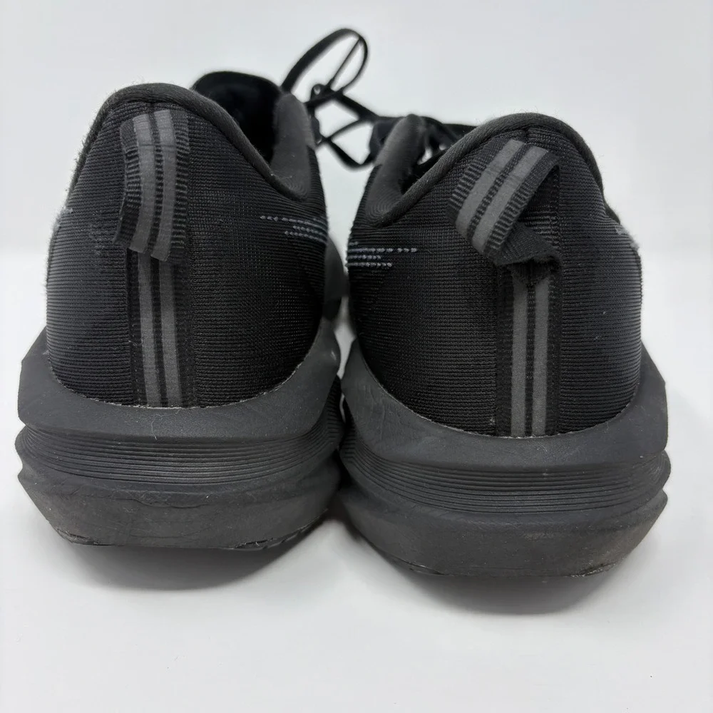 ASICS Novablast 5 Mens Size 10 Black Athletic Running Shoes Sneakers (1011B974)